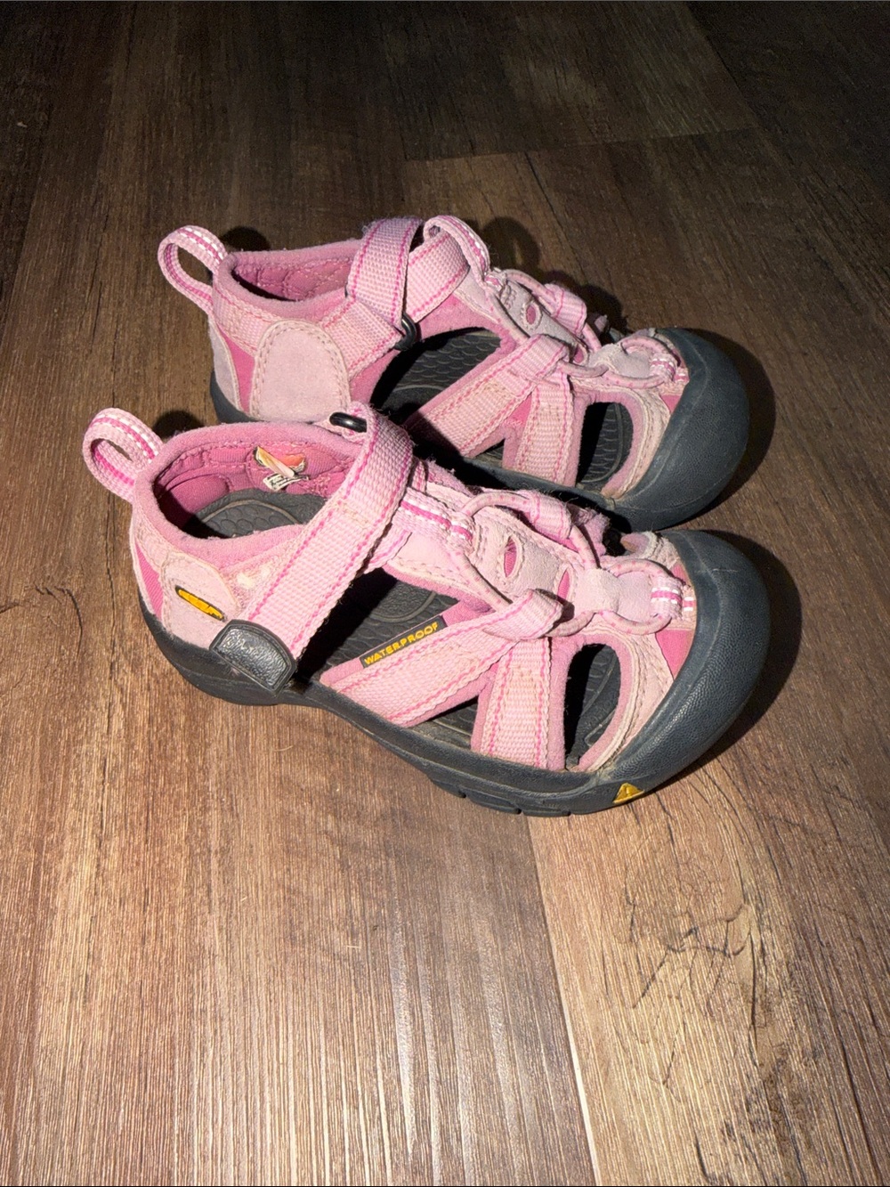 KEEN NEWPORT H2 WATERPROOF CLOSED TOE SANDALS size 9